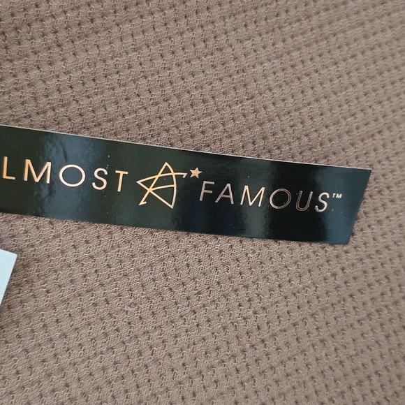 ALMOST FAMOUS BRAND WOMEN'S JUNIOR SIZE BROWN SHORT SLEEVE SUMMER TOP SIZE XL - Picture 11 of 12